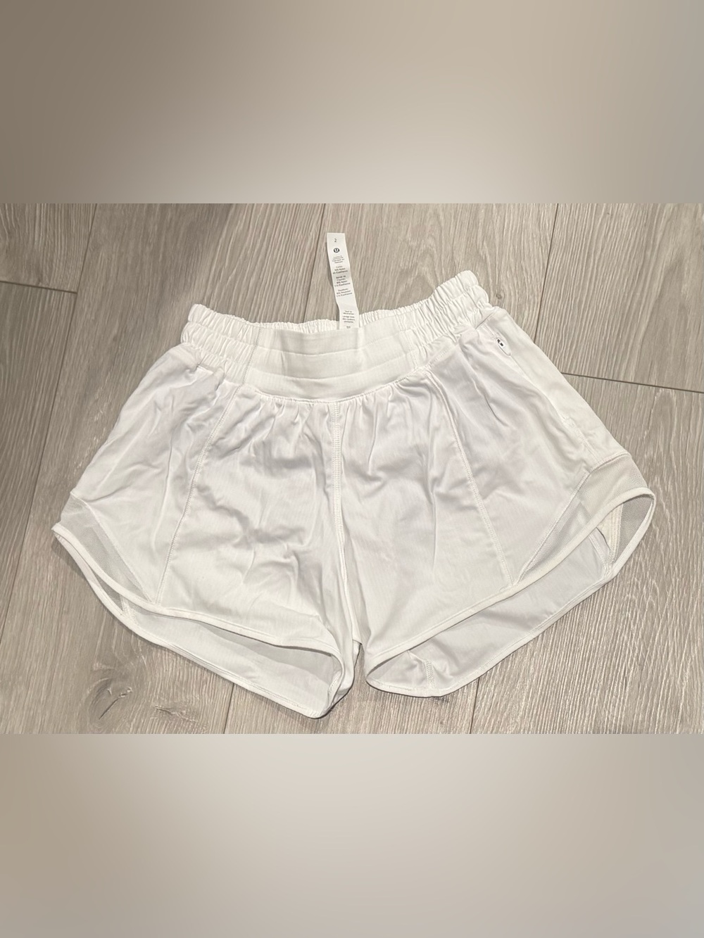 Lululemon Women’s White Athletic Shorts Size 2